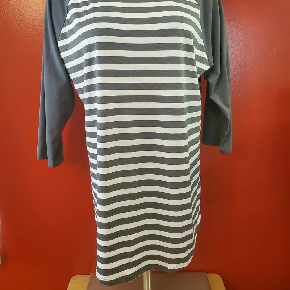 LuLaRoe Randy Stripes - Picture 2 of 10